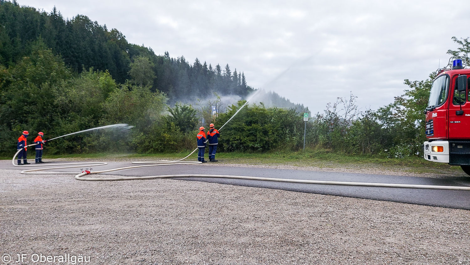 JF Oy Mittelberg - Löschangriff mit zwei C-Strahlrohren