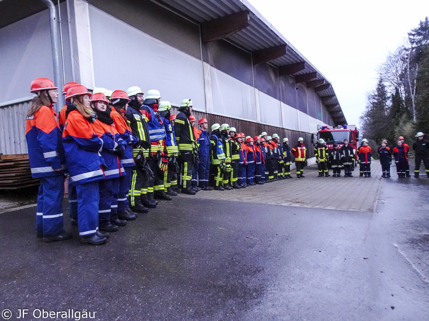 Gruppenbild am Übungsobjekt