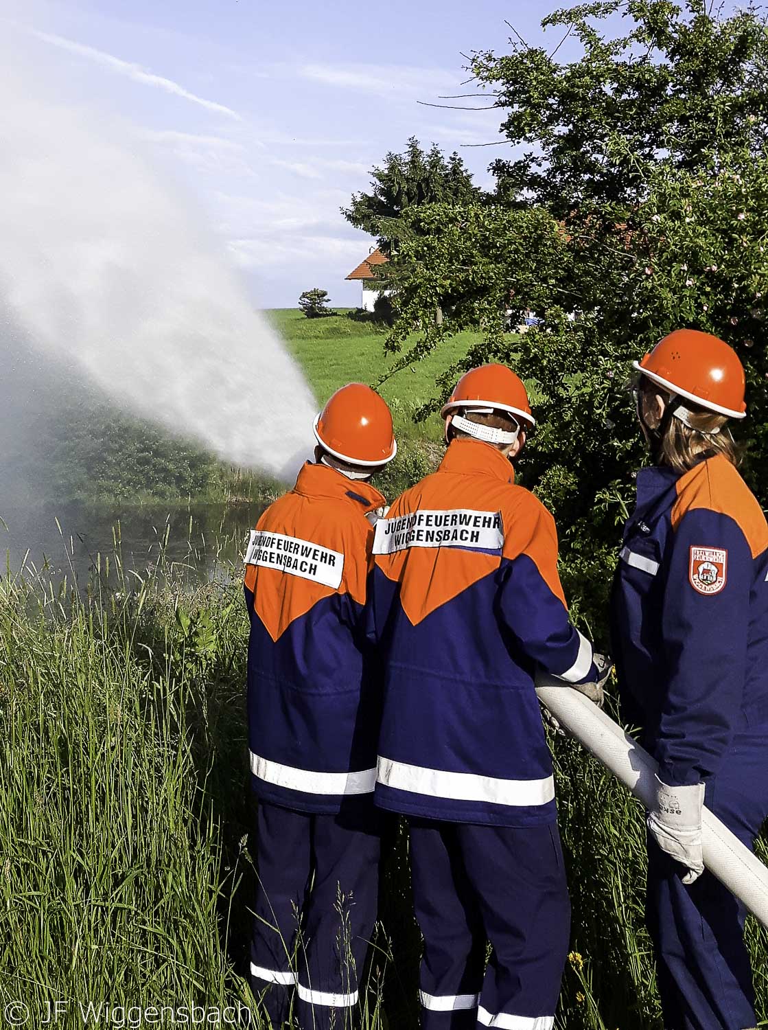 Jugendfeuerwehr Wiggensbach im Einsatz mit einem B-Strahlrohr