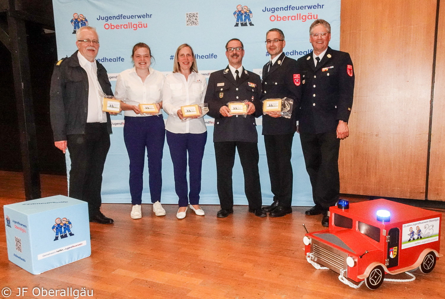 Bergkäse für das Team der JF Bayern