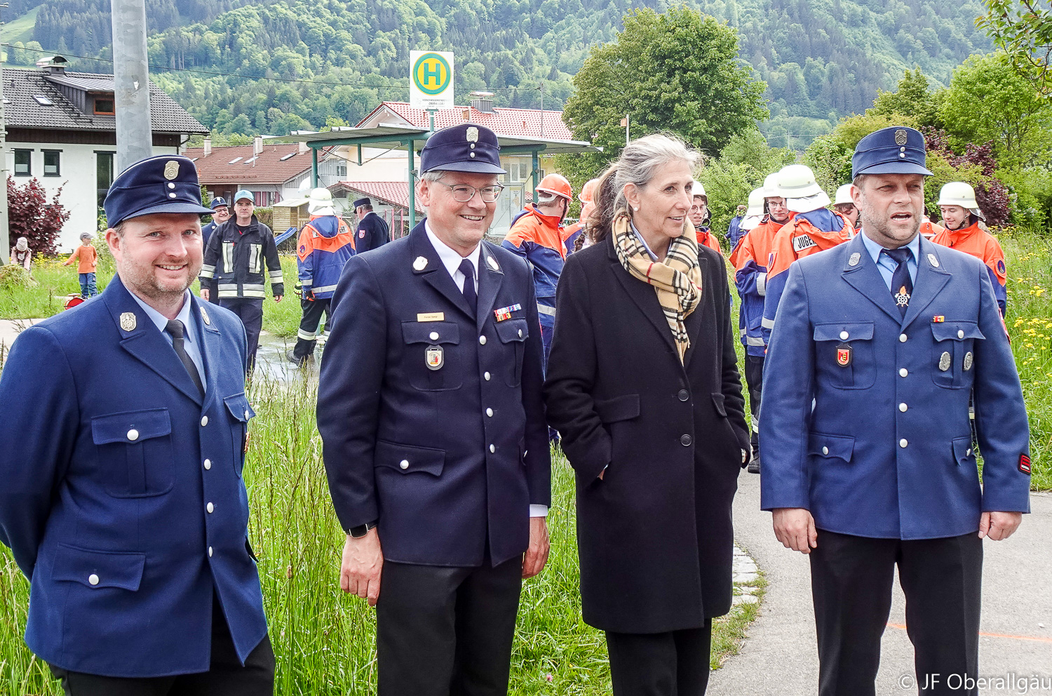 Landrätin Indra Baier-Müller zeigte sich beeindruckt vom Ausbildungsstand des Feuerwehrnachwuchses