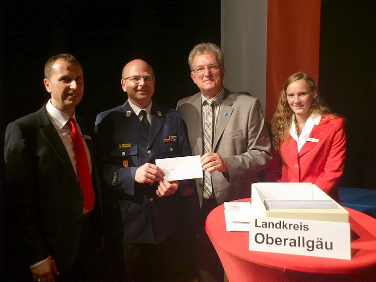 2013 LJFT Spende Sparkasse 2